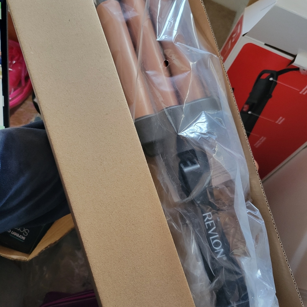 NEW Revlon wave curler cramper